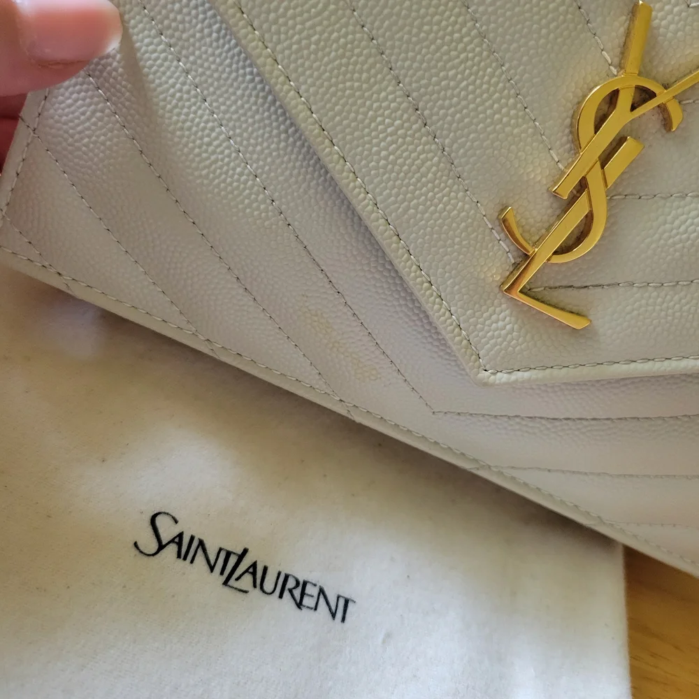 Yves Saint Laurent Ivory Quilted Crossbody Bag - Picture 3 of 9